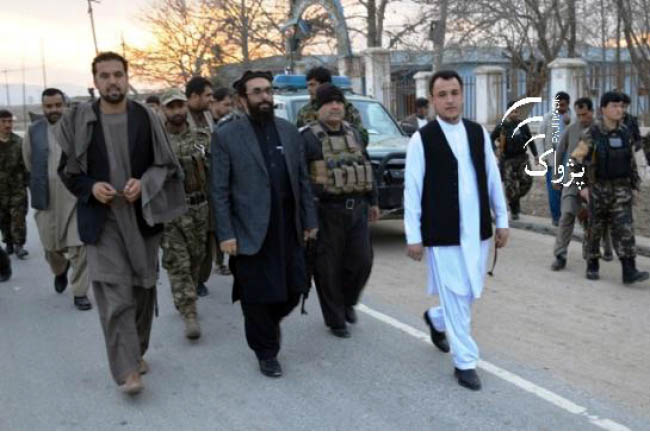 Kunduz Governor  Listens to Security Concerns  in Chardara